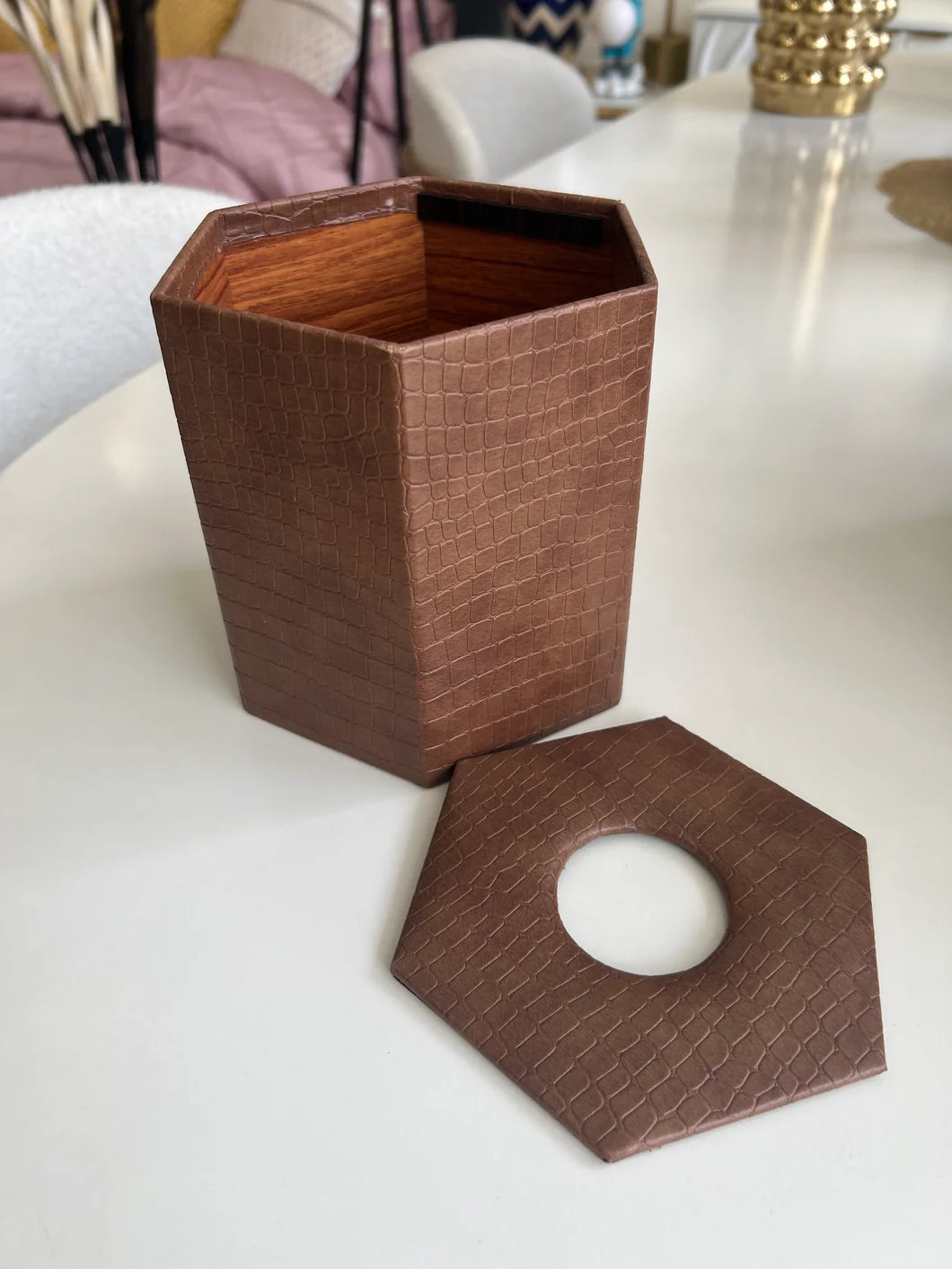 Leather Tissue Box Round 05 – Premium Round Leather Tissue Holder | Meer Decor World